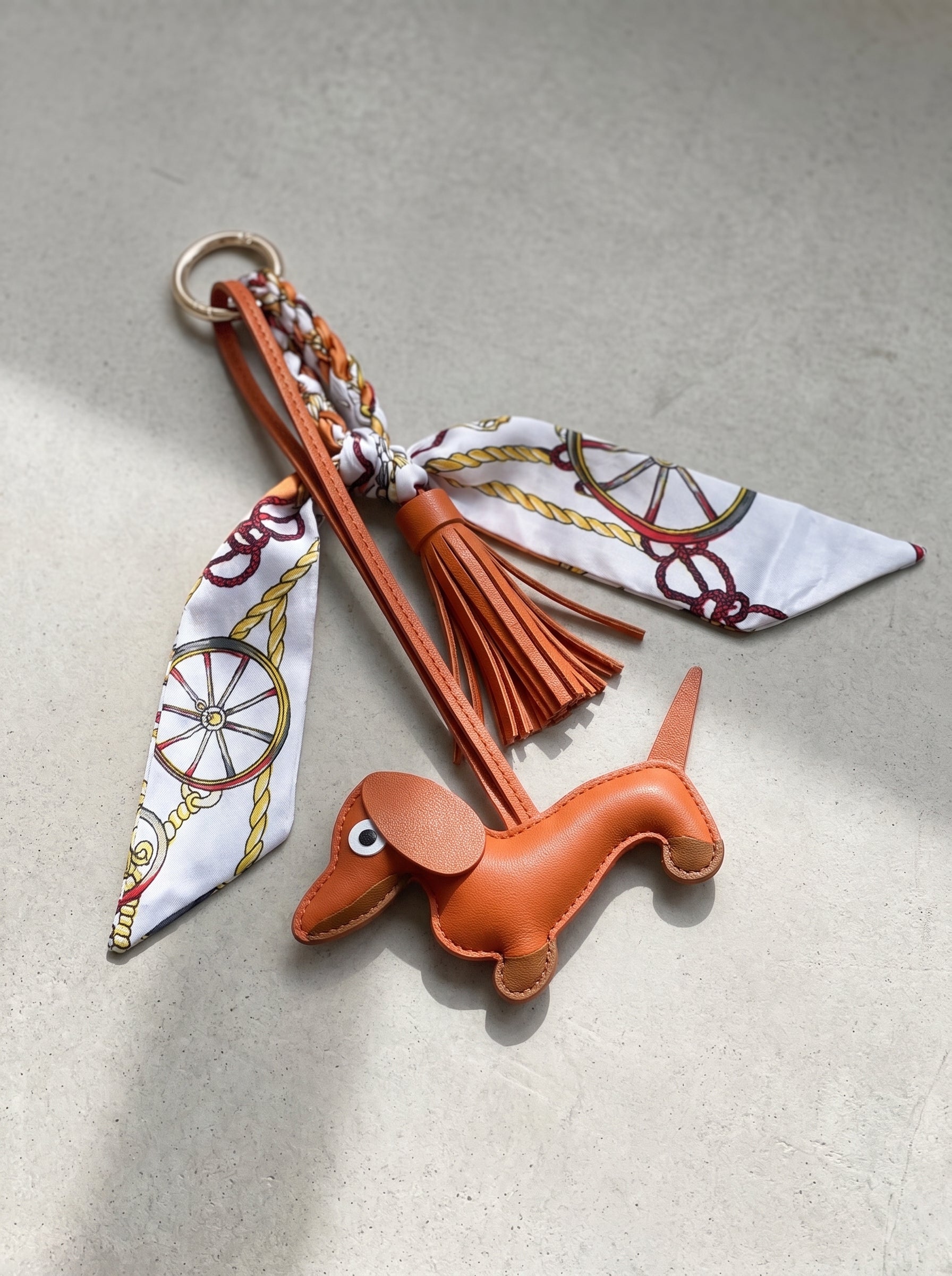 Charm de Bolso Teckel en Piel Mujer Colección Miniaturas